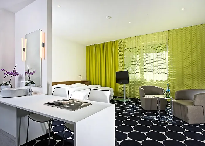 Tryp By Wyndham Frankfurt 3*