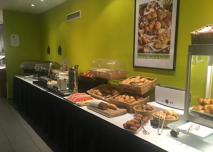 Otel Tryp By Wyndham Frankfurt 3*