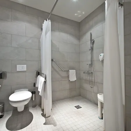 Tryp By Wyndham Frankfurt 3*