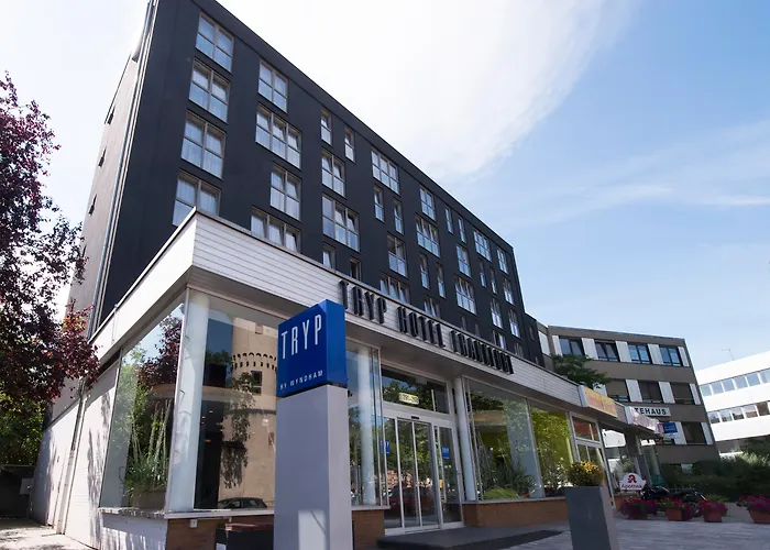 Отель Tryp By Wyndham Frankfurt Франкфурт-на-Майне